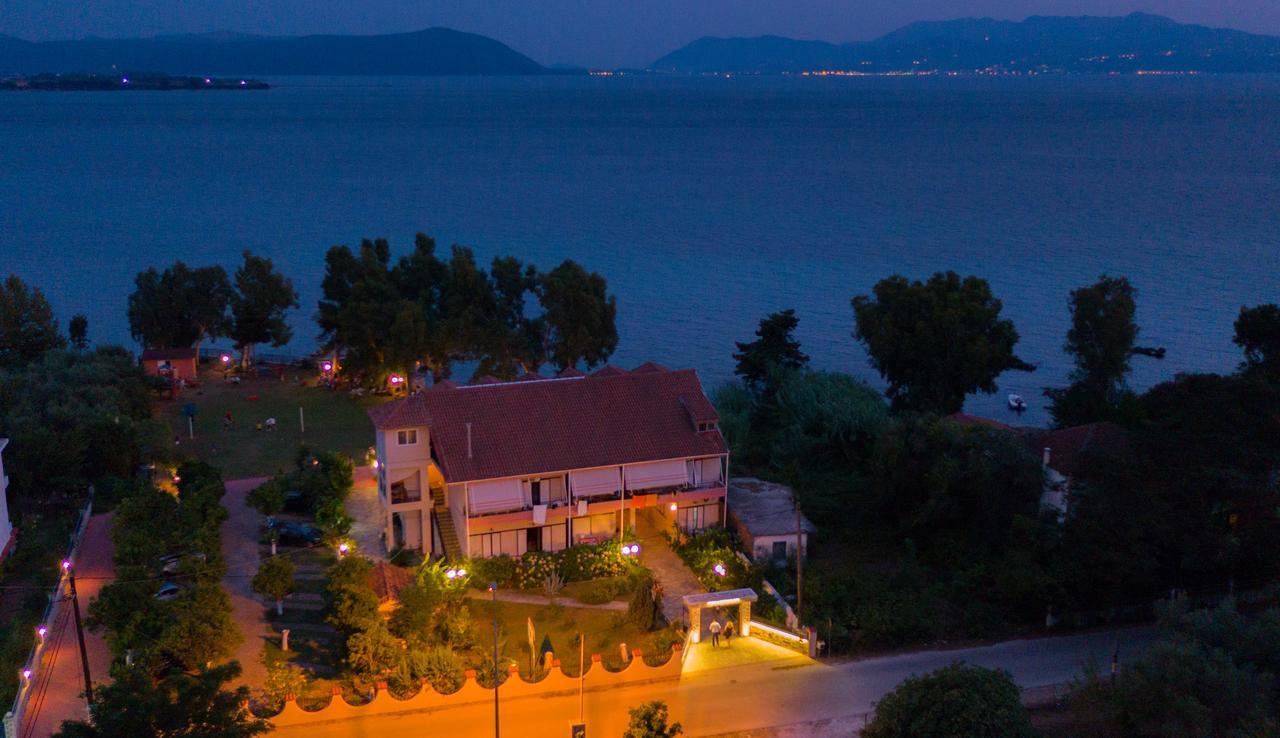 Pension Alexandros เปรเวซา ภายนอก รูปภาพ